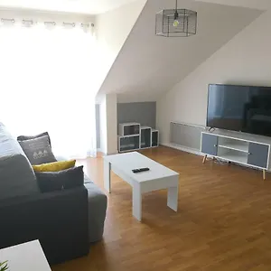  Appartement à Centre--5min Des Plages